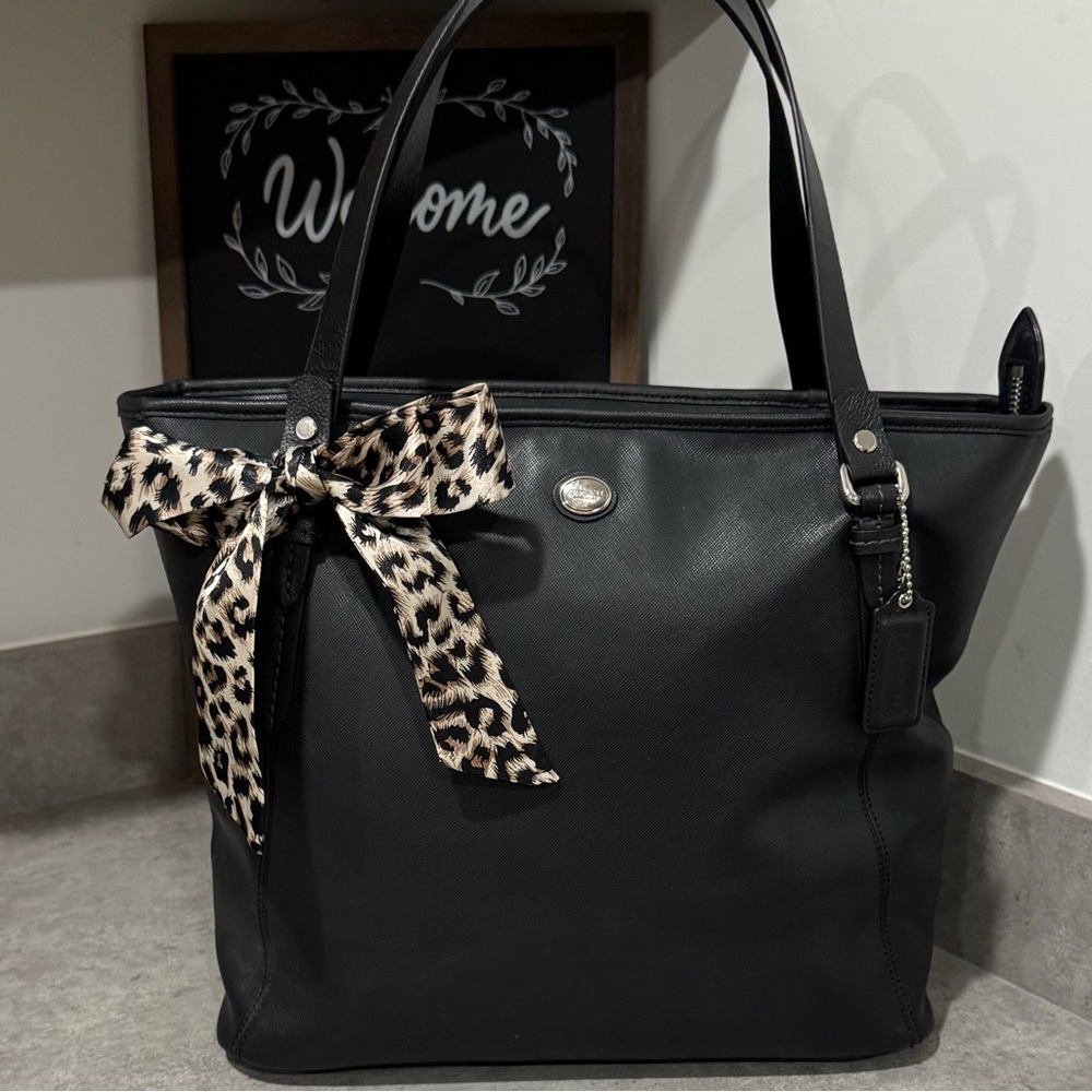 Coach Black Peyton Leather zip Top Tote! GUC!!